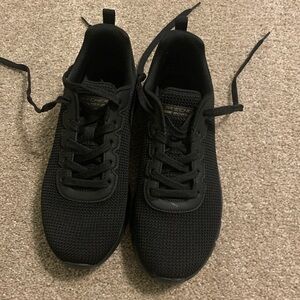 Black Skechers Sneakers Like New